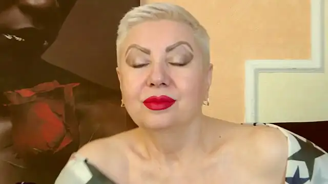 Snapshot of LadyPosh chatting on March 2025 09:45:02 PM LadyPosh online show from March 2025 09:45:02 PM