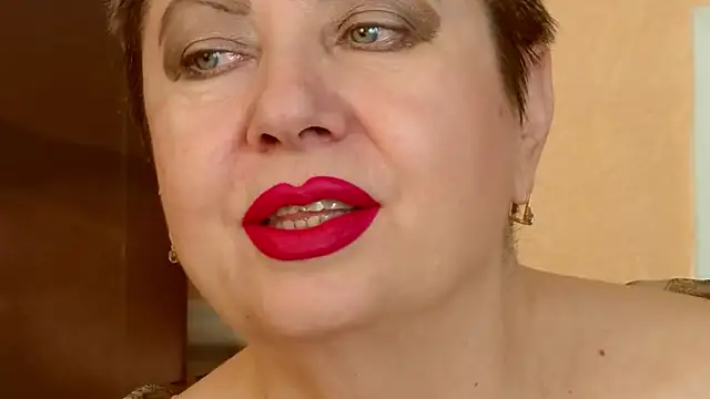 Snapshot of LadyPosh chatting on June 2026 09:31:01 PM LadyPosh online show from June 2026 09:31:01 PM