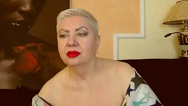 Snapshot of LadyPosh chatting on March 2025 04:27:01 AM LadyPosh online show from March 2025 04:27:01 AM