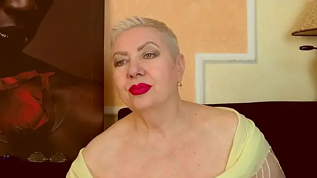 Snapshot of LadyPosh chatting on July 2026 08:52:02 PM LadyPosh online show from July 2026 08:52:02 PM