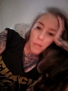 Snapshot of vamporasuccubus19777 chatting on November 2025 11:42:02 PM vamporasuccubus19777 online show from November 2025 11:42:02 PM