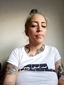 vamporasuccubus19777 online show from February 2025 10:33:01 PM
