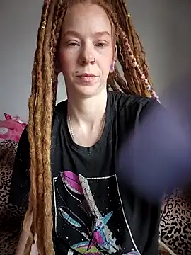 LucidLucy online show from February 2026 03:32:01 PM