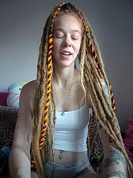 Snapshot of LucidLucy chatting on November 2025 01:04:01 PM LucidLucy online show from November 2025 01:04:01 PM