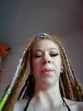 LucidLucy online show from October 2025 12:19:02 PM