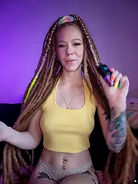 LucidLucy online show from April 2026 04:00:02 PM