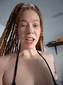 LucidLucy online show from February 2026 04:48:01 PM