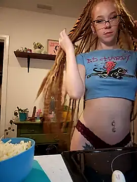 Snapshot of LucidLucy chatting on October 2025 02:21:01 AM LucidLucy online show from October 2025 02:21:01 AM