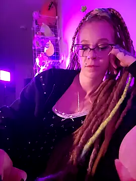 LucidLucy online show from October 2025 10:38:01 AM