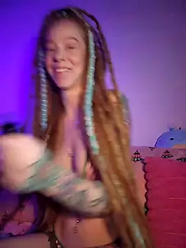 LucidLucy online show from December 2025 01:11:02 PM