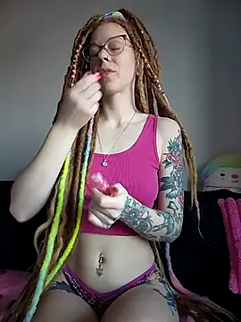 LucidLucy online show from February 2026 02:03:01 PM