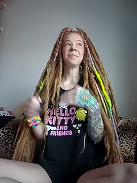 Snapshot of LucidLucy chatting on December 2025 01:53:02 PM LucidLucy online show from December 2025 01:53:02 PM