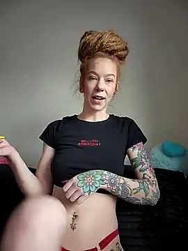 LucidLucy online show from February 2026 05:02:01 PM