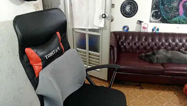 Snapshot of xherry_horny chatting on December 2024 02:14:01 AM xherry horny online show from December 2024 02:14:01 AM