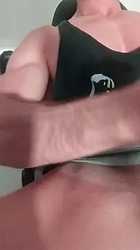 sexy fit guy on cam online show from November 2025 03:38:02 PM