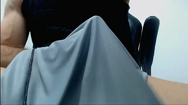 sexy fit guy on cam online show from April 2026 03:46:02 PM