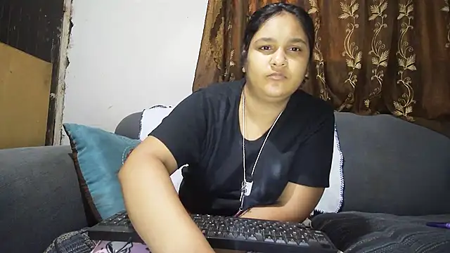 Snapshot of Indianbloom- chatting on September 2025 11:45:02 PM Indianbloom- online show from September 2025 11:45:02 PM