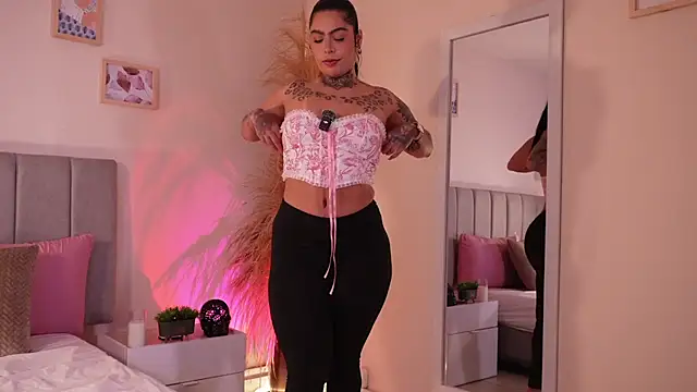 curvyliciousss online show from October 2025 01:45:01 PM
