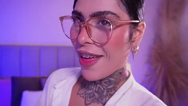 curvyliciousss online show from February 2026 05:46:02 PM