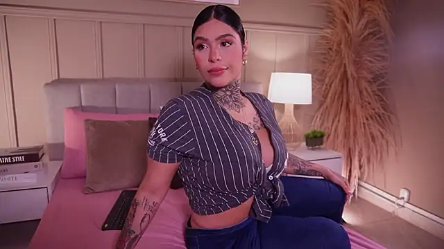 curvyliciousss online show from March 2026 05:13:01 PM