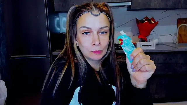 AlexiaDarren online show from February 2025 06:51:02 PM