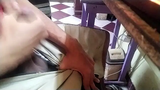 growing20yo online show from September 2025 10:24:02 PM