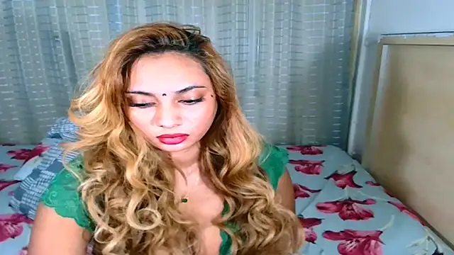 Snapshot of sexyindianchic chatting on September 2025 05:53:02 PM sexyindianchic online show from September 2025 05:53:02 PM