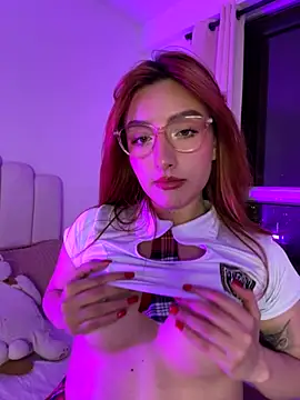 Snapshot of Anavi_ chatting on November 2025 11:30:02 PM Anavi online show from November 2025 11:30:02 PM