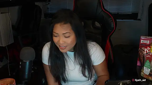 Bubbleliyah online show from November 2025 09:40:02 PM