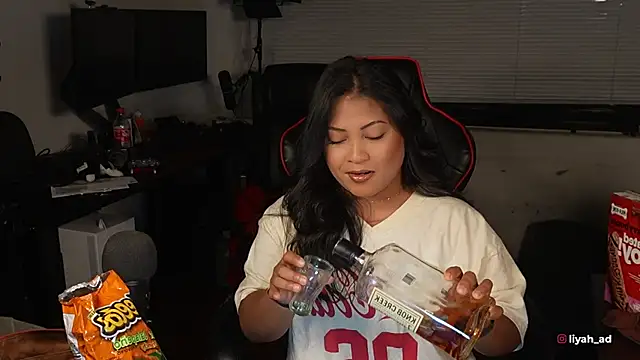 Bubbleliyah online show from November 2025 01:43:01 AM