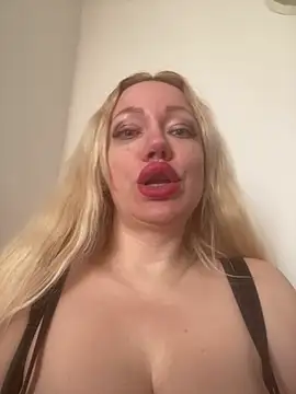 SofiaJoy online show from March 2026 12:10:02 PM