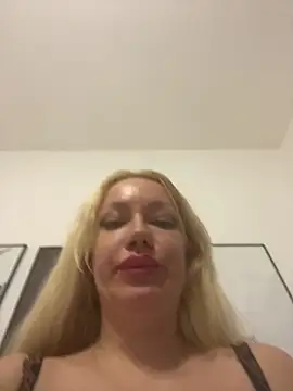 SofiaJoy online show from December 2025 10:10:01 PM