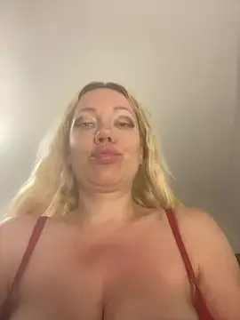Snapshot of SofiaJoy chatting on June 2026 05:54:01 PM SofiaJoy online show from June 2026 05:54:01 PM