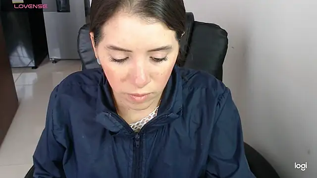 spicey latina online show from February 2026 06:10:02 PM