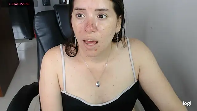 Snapshot of spicey_latina chatting on June 2026 04:16:02 PM spicey latina online show from June 2026 04:16:02 PM