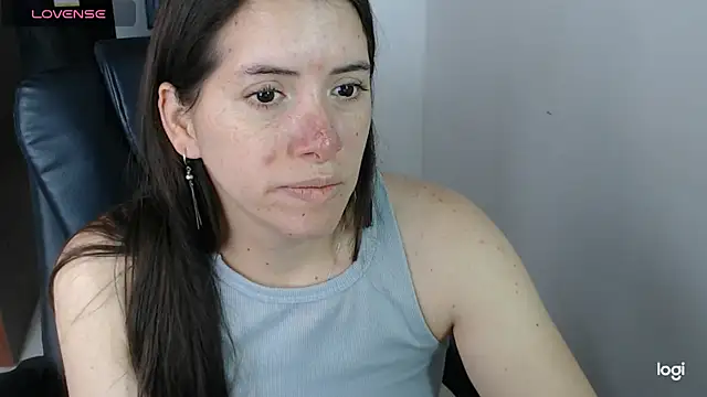 Snapshot of spicey_latina chatting on May 2026 03:43:01 PM spicey latina online show from May 2026 03:43:01 PM