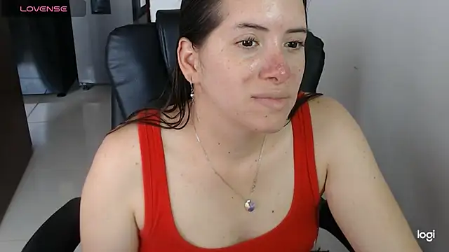 Snapshot of spicey_latina chatting on May 2026 04:46:02 PM spicey latina online show from May 2026 04:46:02 PM