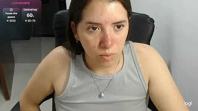 Snapshot of spicey_latina chatting on June 2026 10:41:01 PM spicey latina online show from June 2026 10:41:01 PM
