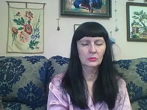 Snapshot of MelanyBanks chatting on April 2026 07:44:01 AM MelanyBanks online show from April 2026 07:44:01 AM