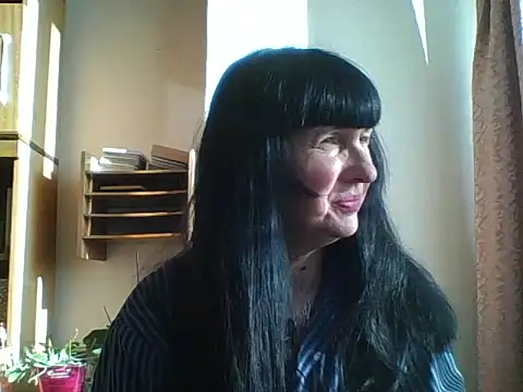 MelanyBanks online show from November 2025 08:25:02 AM