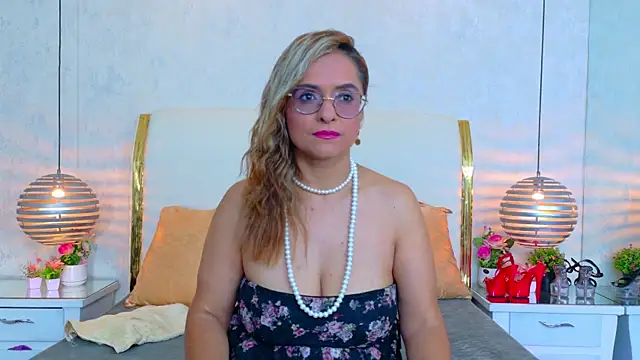 Snapshot of MarilynVega1 chatting on July 2026 09:03:02 PM MarilynVega1 online show from July 2026 09:03:02 PM