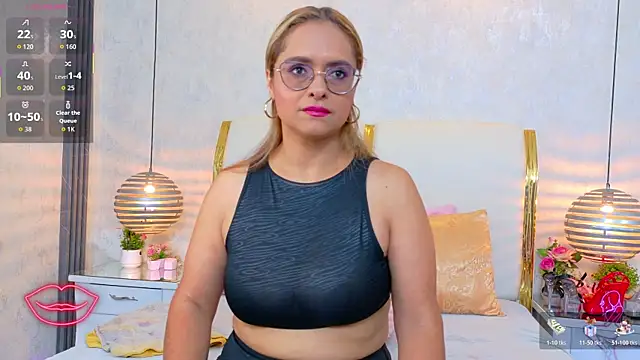 Snapshot of MarilynVega1 chatting on June 2026 08:30:01 PM MarilynVega1 online show from June 2026 08:30:01 PM