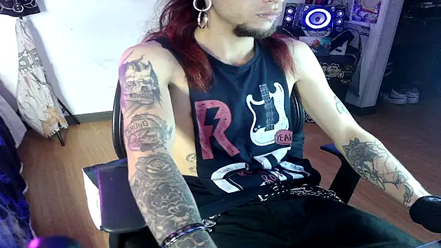 davidroses420 online show from December 2024 11:46:01 PM