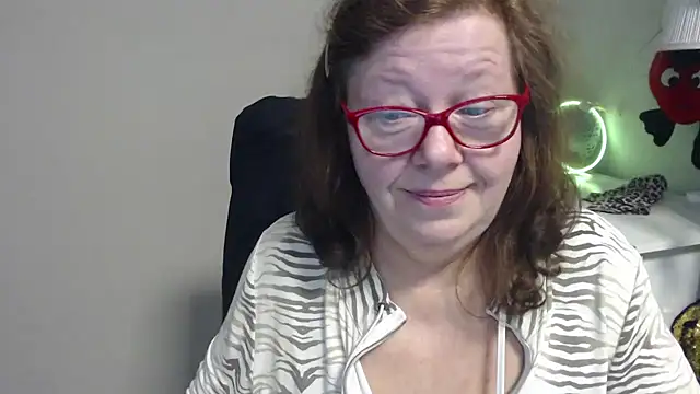 Snapshot of Adelewildx chatting on March 2025 10:28:01 AM Adelewildx online show from March 2025 10:28:01 AM