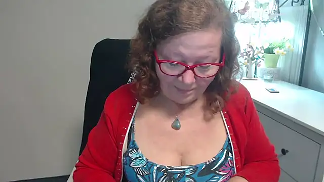 Snapshot of Adelewildx chatting on September 2025 04:02:02 AM Adelewildx online show from September 2025 04:02:02 AM