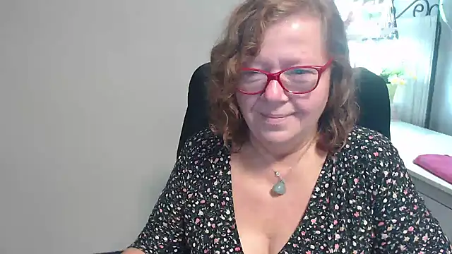Snapshot of Adelewildx chatting on September 2025 02:44:01 AM Adelewildx online show from September 2025 02:44:01 AM