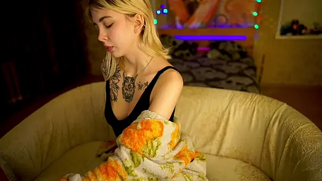 Allison Cuty online show from February 2025 11:09:02 PM
