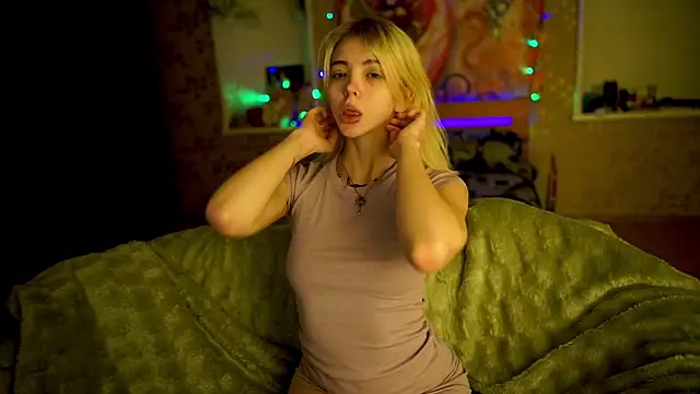Allison Cuty online show from February 2025 10:43:02 PM