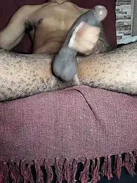 Snapshot of Latrel01 chatting on December 2025 09:48:01 PM Latrel01 online show from December 2025 09:48:01 PM