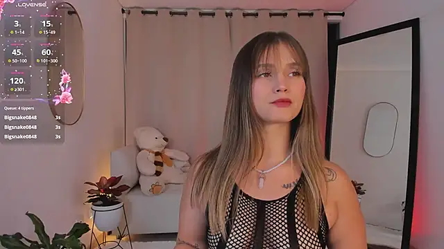 Snapshot of roxie_gates_ chatting on November 2025 03:33:02 AM roxie gates online show from November 2025 03:33:02 AM